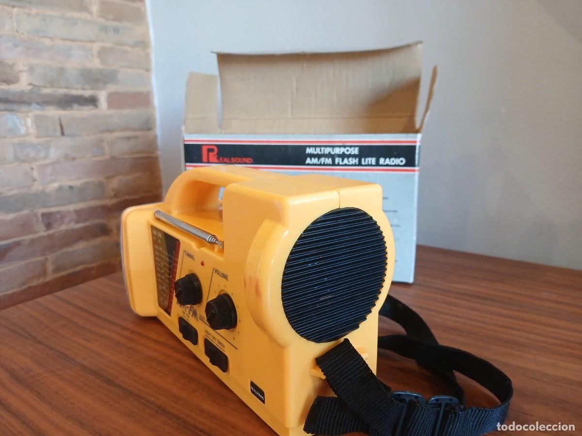 Radios antiguas: Radio transistor con. Luz y sirena Realsound - Foto 3