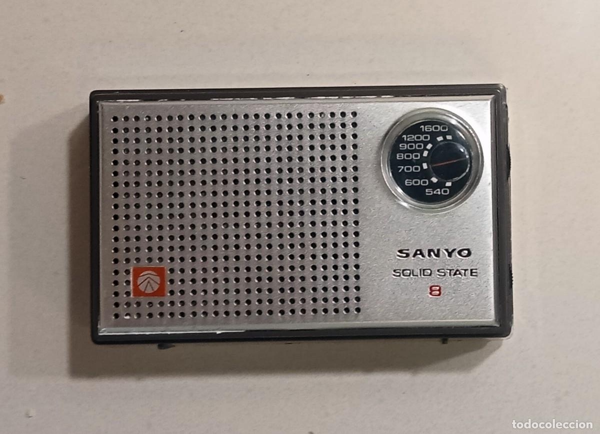 Radios antiguas: RADIO TRANSISTOR SANYO SOLID STATE 8 - Foto 2