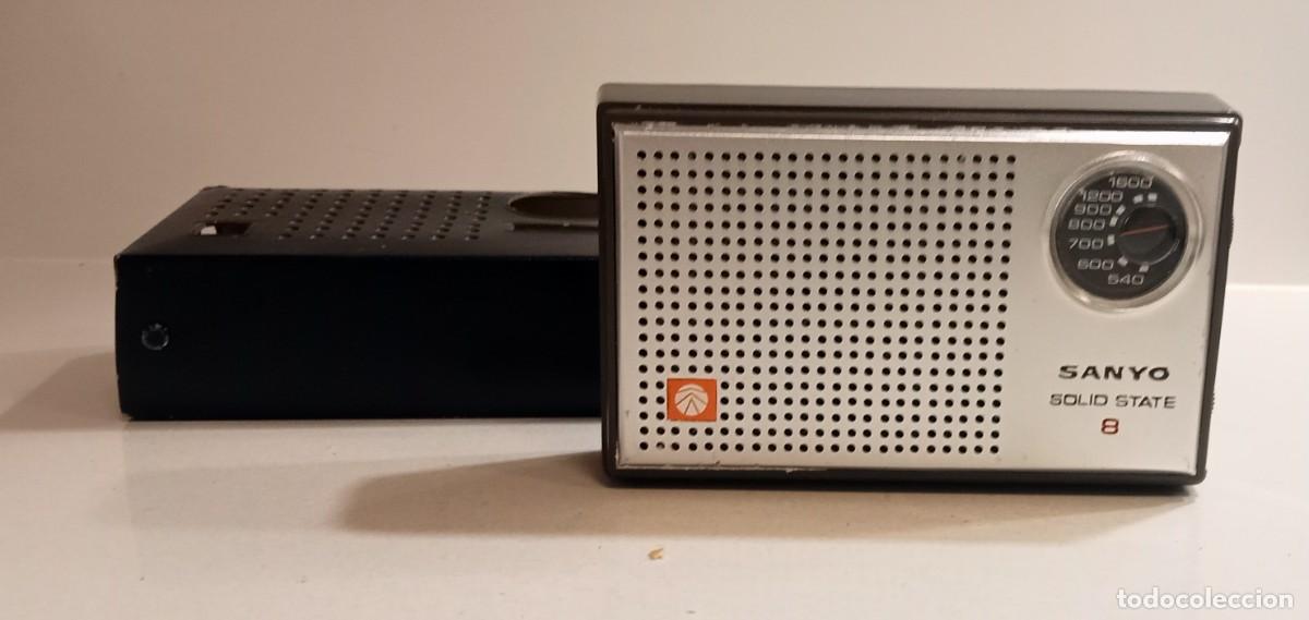 Radios antiguas: RADIO TRANSISTOR SANYO SOLID STATE 8 - Foto 3