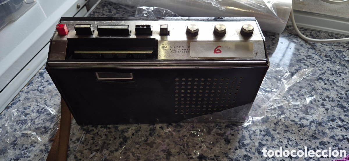 Radios antiguas: LOTE N&deg; 1 Radios, vhs y planchas - Foto 6