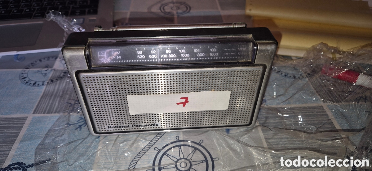 Radios antiguas: LOTE N&deg; 1 Radios, vhs y planchas - Foto 7