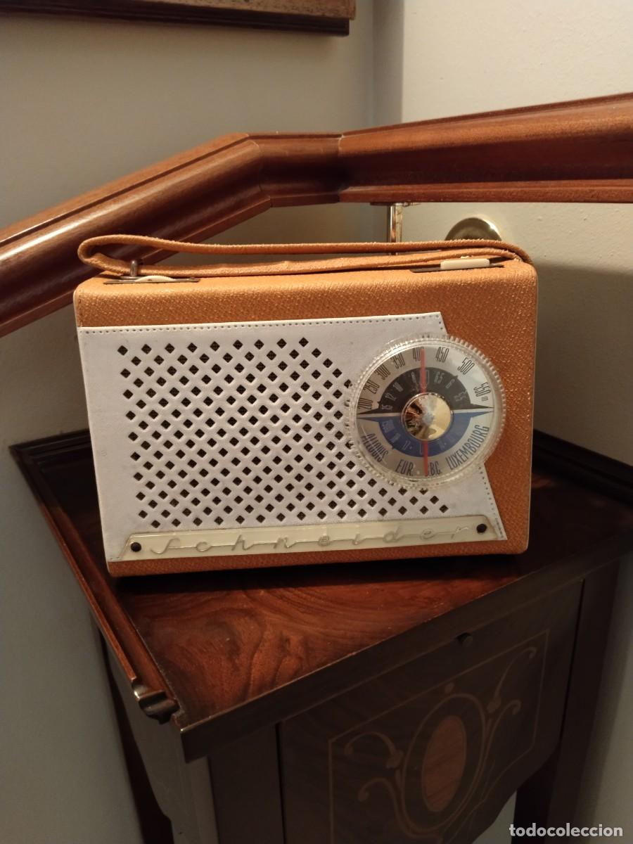 Radios antiguas: Radio transistor Schneider Cadet de luxe - Foto 1