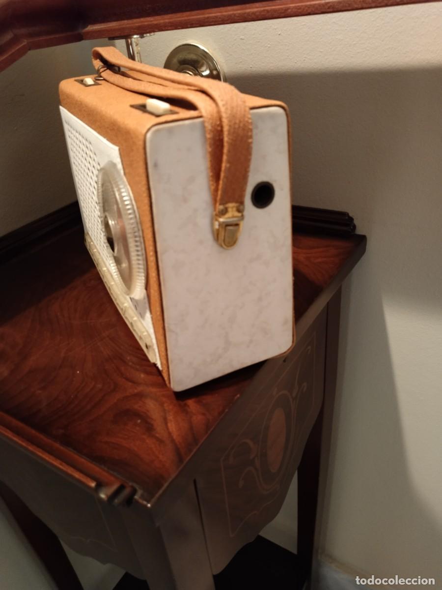 Radios antiguas: Radio transistor Schneider Cadet de luxe - Foto 4