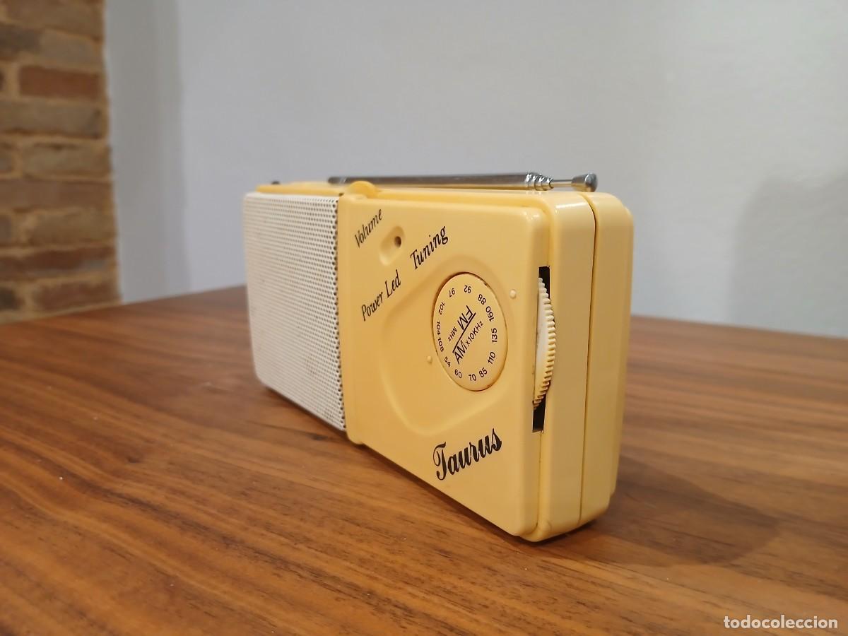 Radios antiguas: Radio transistor Taurus - Foto 2