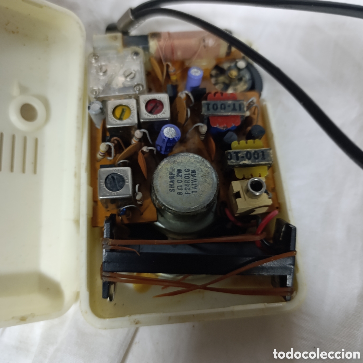 Radios antiguas: Radio transistor vintage Sharp, a pilas - Foto 3