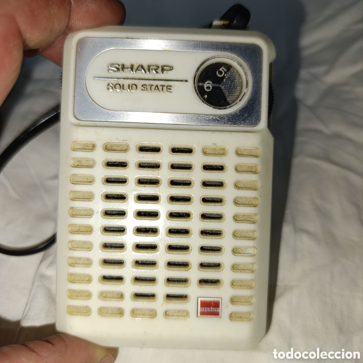 Radios antiguas: Radio transistor vintage Sharp, a pilas - Foto 4
