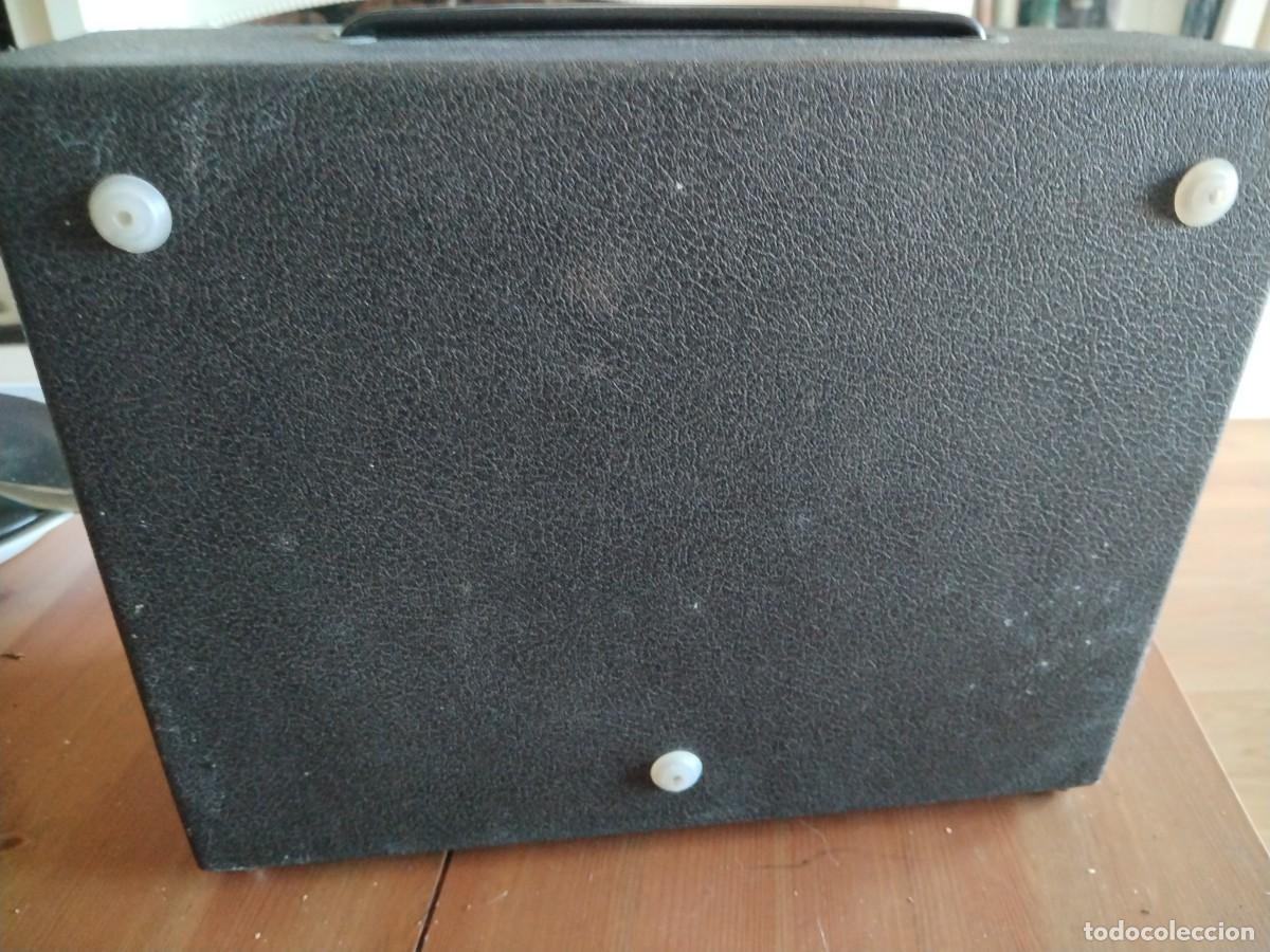 Radios antiguas: Tocadiscos dual 300 con maletin - Foto 9