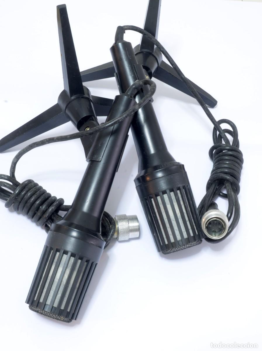 Radios antiguas: LOTE DE 2 DOS MICR&Oacute;FONOS CON SENDOS SOPORTES, VINTAGE - Foto 1