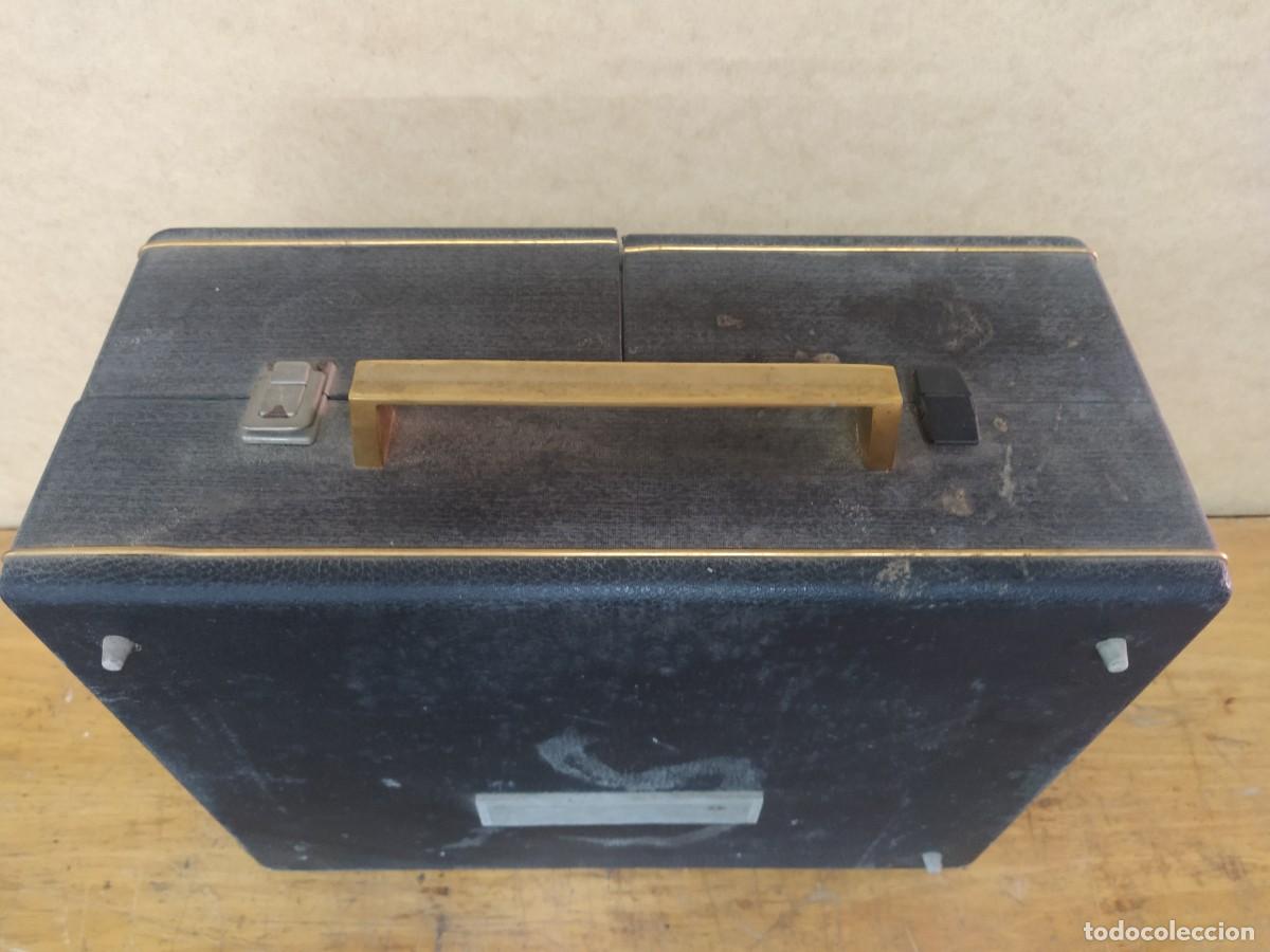 Radios antiguas: Tocadiscos Invicta port&aacute;til - Foto 25