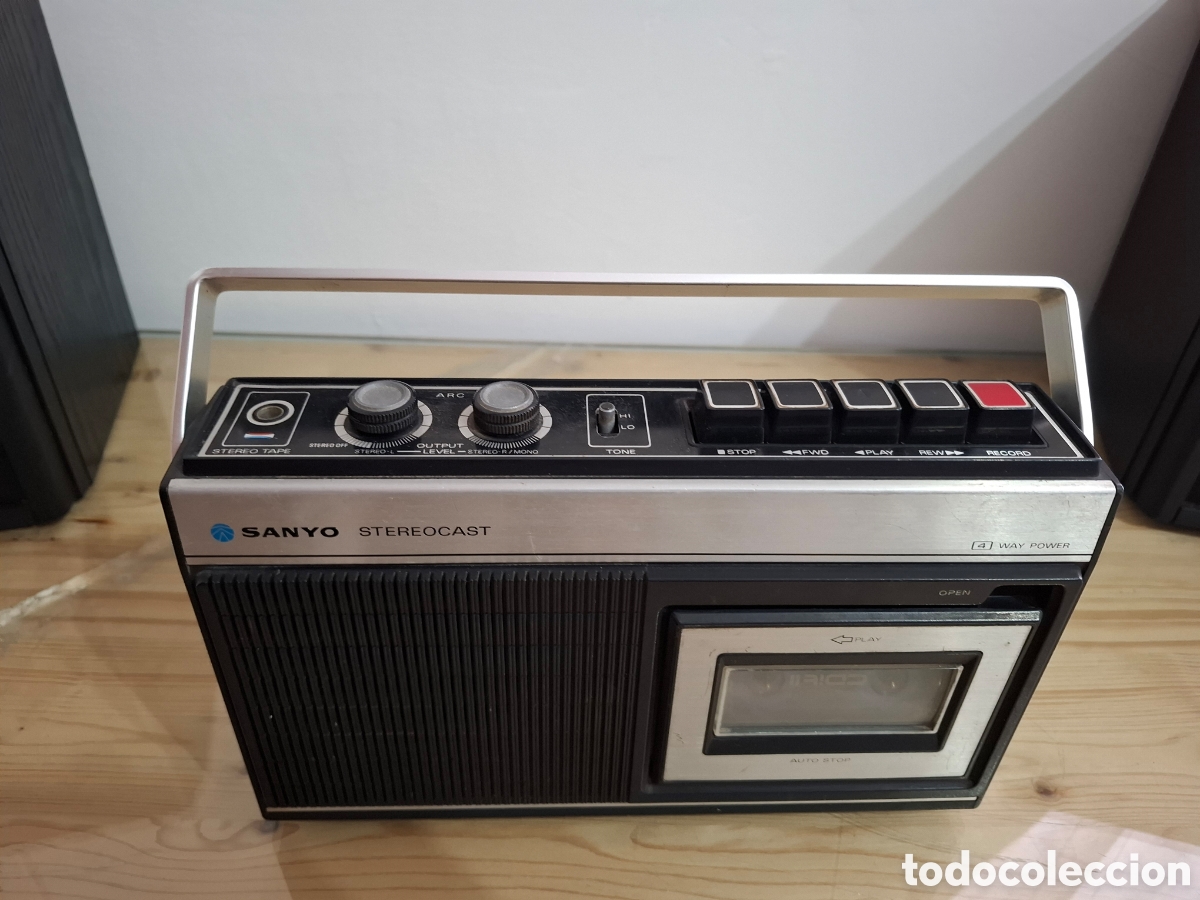 Radios antiguas: Cassette port&aacute;til Sanyo M4200 - Foto 2