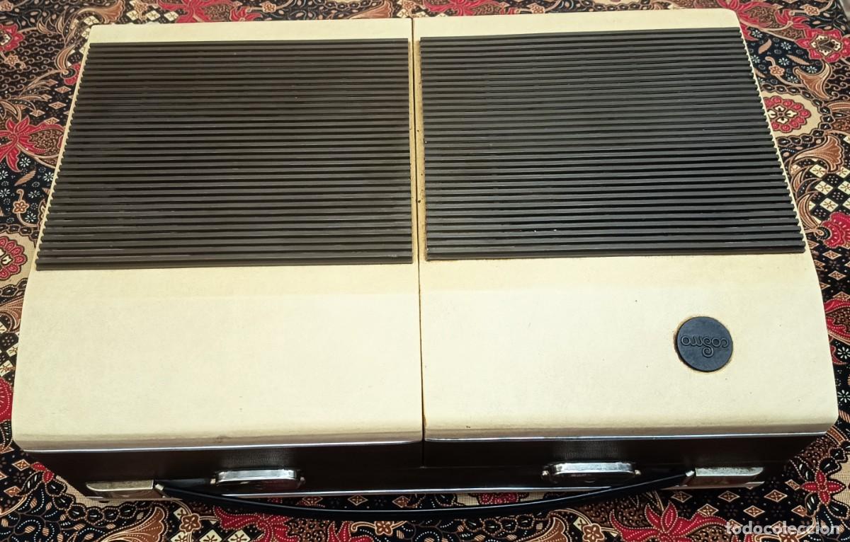 Radios antiguas: TOCADISCOS DE MALETA CON DOS ALTAVOCES COSMO 3810, FUNCIONANDO BIEN - Foto 1