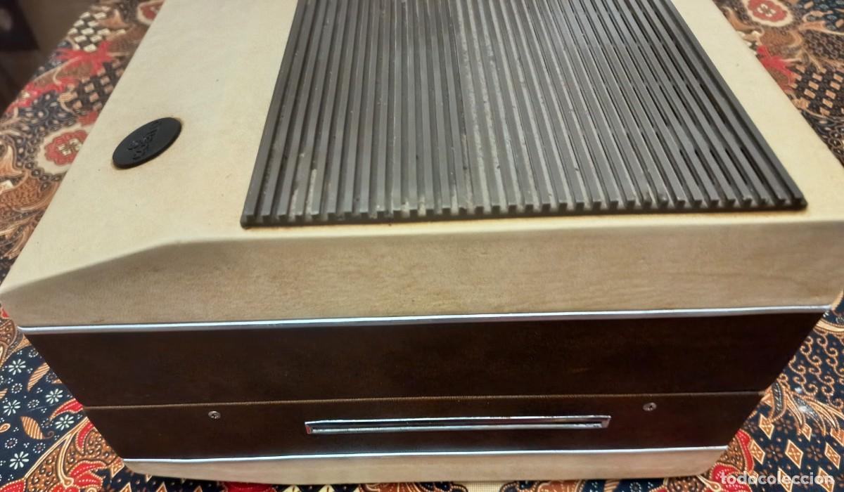 Radios antiguas: TOCADISCOS DE MALETA CON DOS ALTAVOCES COSMO 3810, FUNCIONANDO BIEN - Foto 2