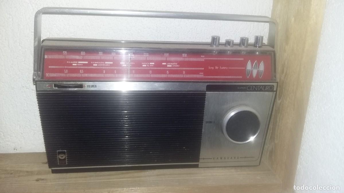 Radios antiguas: RADIO TRANSISTOR VANGUARD MODELO SUPER CENTAURO. FUNCIONA. - Foto 1
