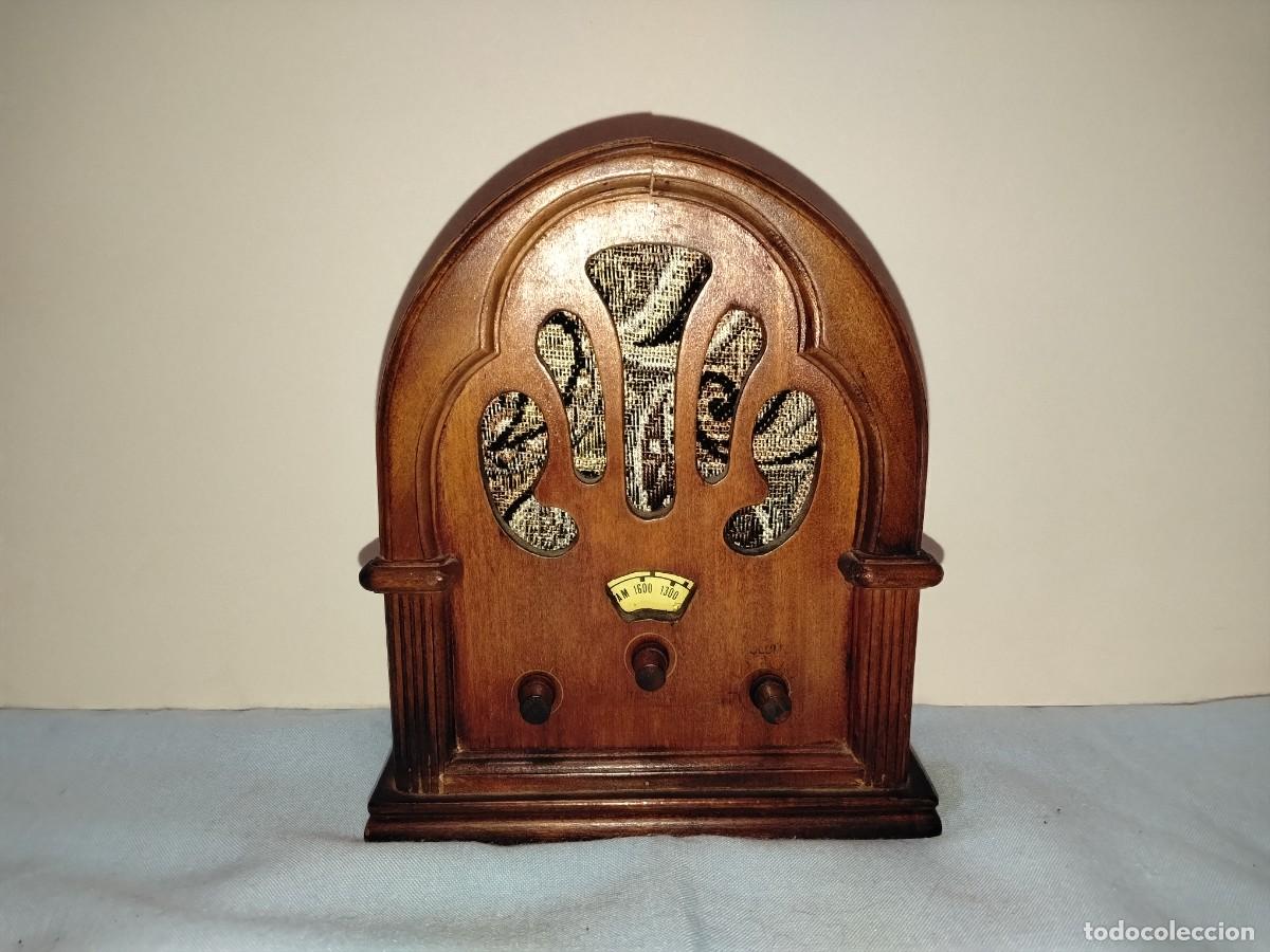 Radios antiguas: RADIO DE CAPILLA EN MADERA - Foto 1