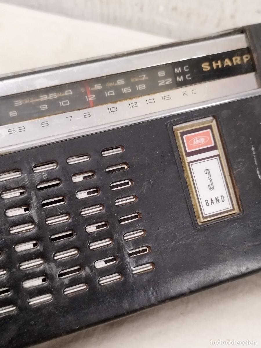 Radios antiguas: Antiguo radio transistor Sharp 3 Band. Sin probar. - Foto 5