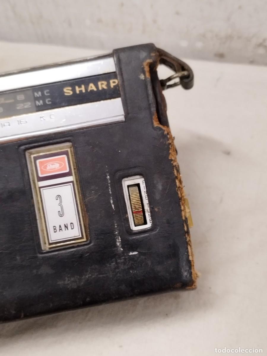 Radios antiguas: Antiguo radio transistor Sharp 3 Band. Sin probar. - Foto 6