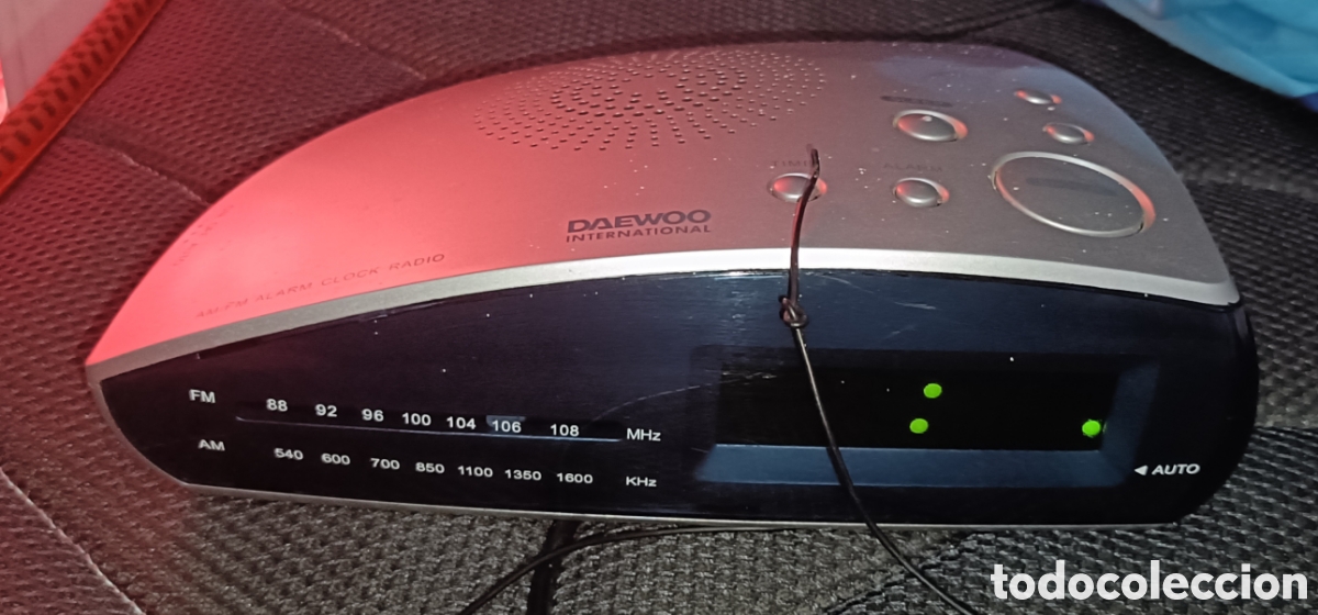 Radios antiguas: Radio Reloj Daewoo DCR-20. Buen estado. - Foto 1
