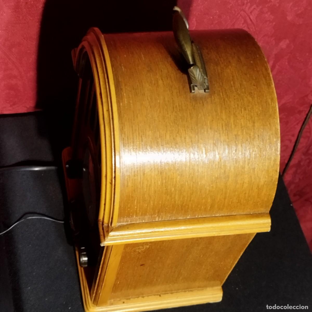 Radios antiguas: RADIO TIPO CAPILLA DE MADERA - MARCA DAKLIN MODELO 9719 - FUNCIONA CON FM - - Foto 10