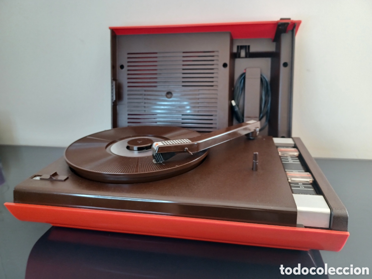 Radios antiguas: Tocadiscos port&aacute;til vintage Path&eacute; Marconi La Voix de Son Ma&icirc;tre rojo a&ntilde;os 70