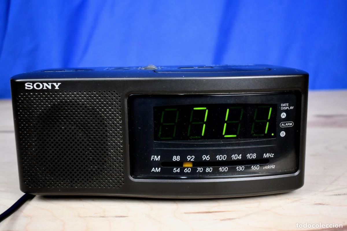 Radios antiguas: Radio despertador Sony ICF-C740 - Foto 1