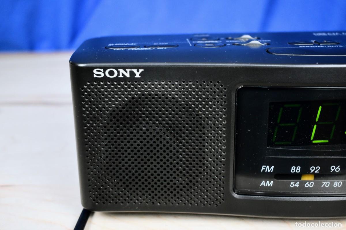 Radios antiguas: Radio despertador Sony ICF-C740 - Foto 3