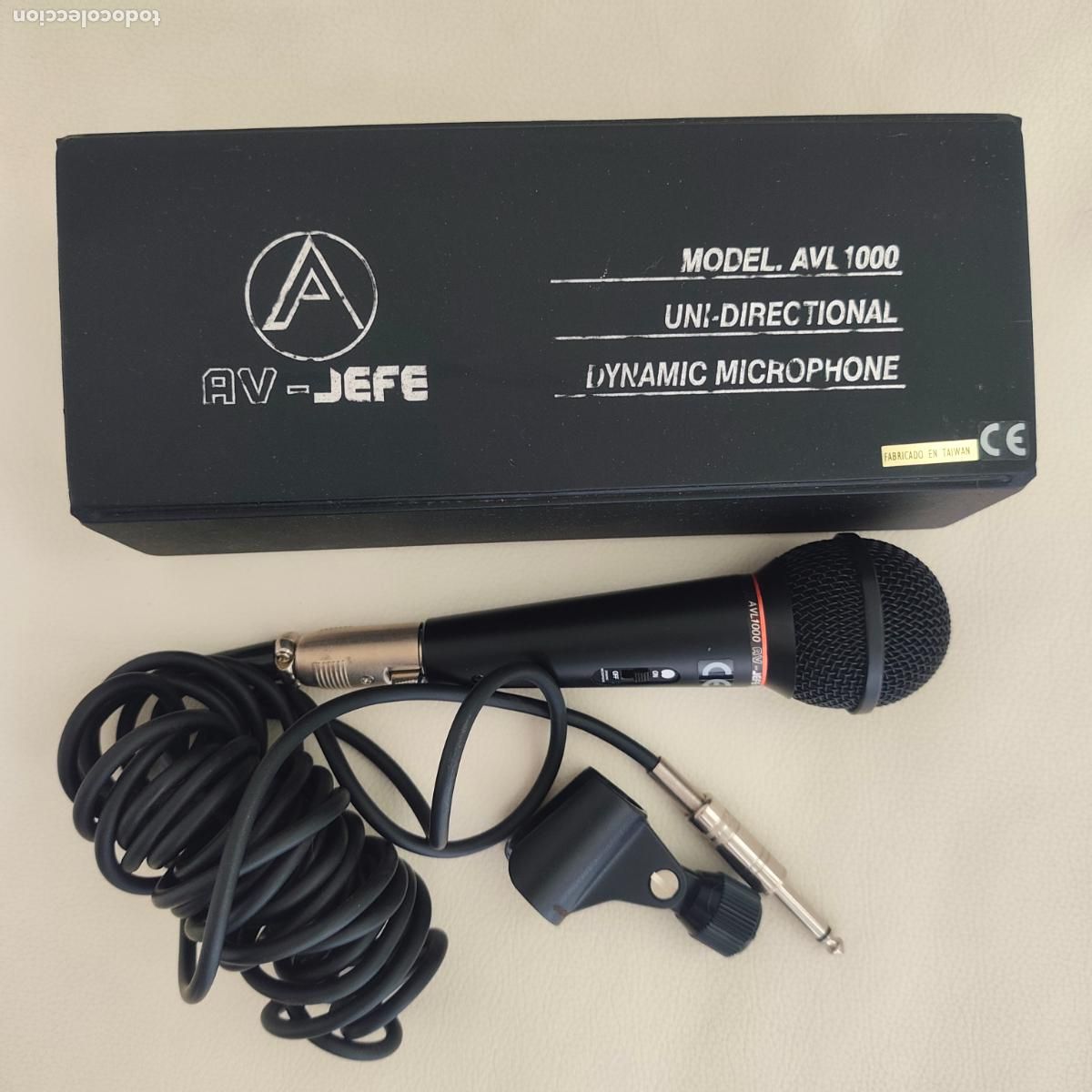 Radio antiche: Micr&oacute;fono din&aacute;mico uni-direccional AV-JEFE, modelo AVL1000. Incluye cable. Micr&oacute;fono din&aacute;mico