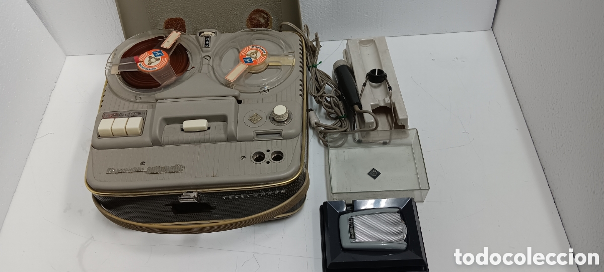Radios antiguas: Magnetofon de cinta TELEFUNKEN.