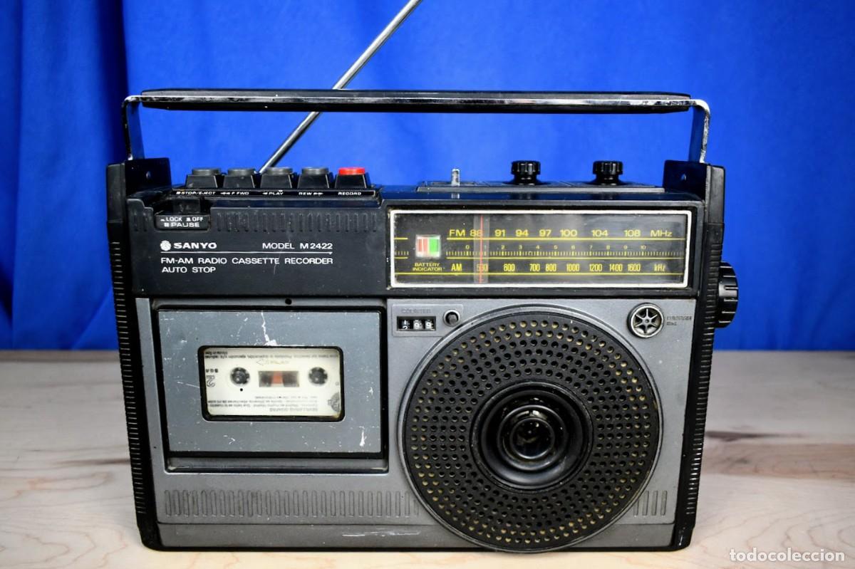 Radios antiguas: Radio cassette Sanyo M-2422 a&ntilde;o 1975