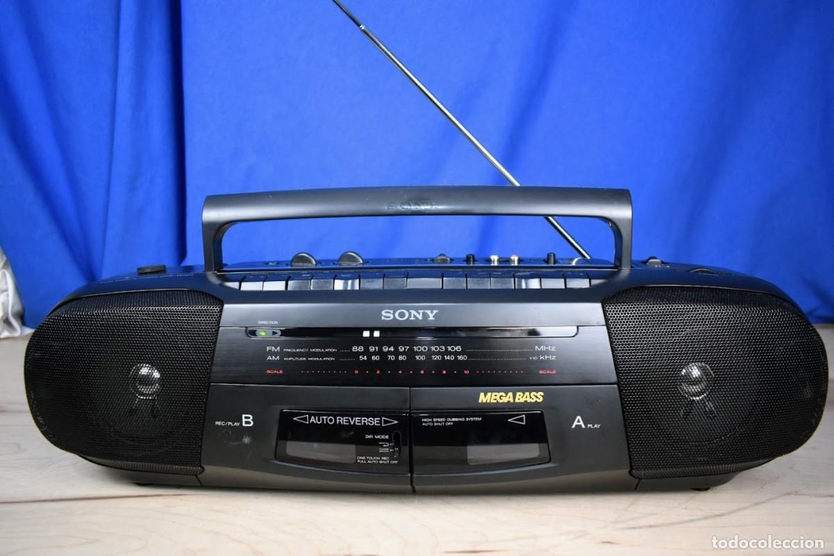 Radios antiguas: Radio cassette Sony CFS-W329