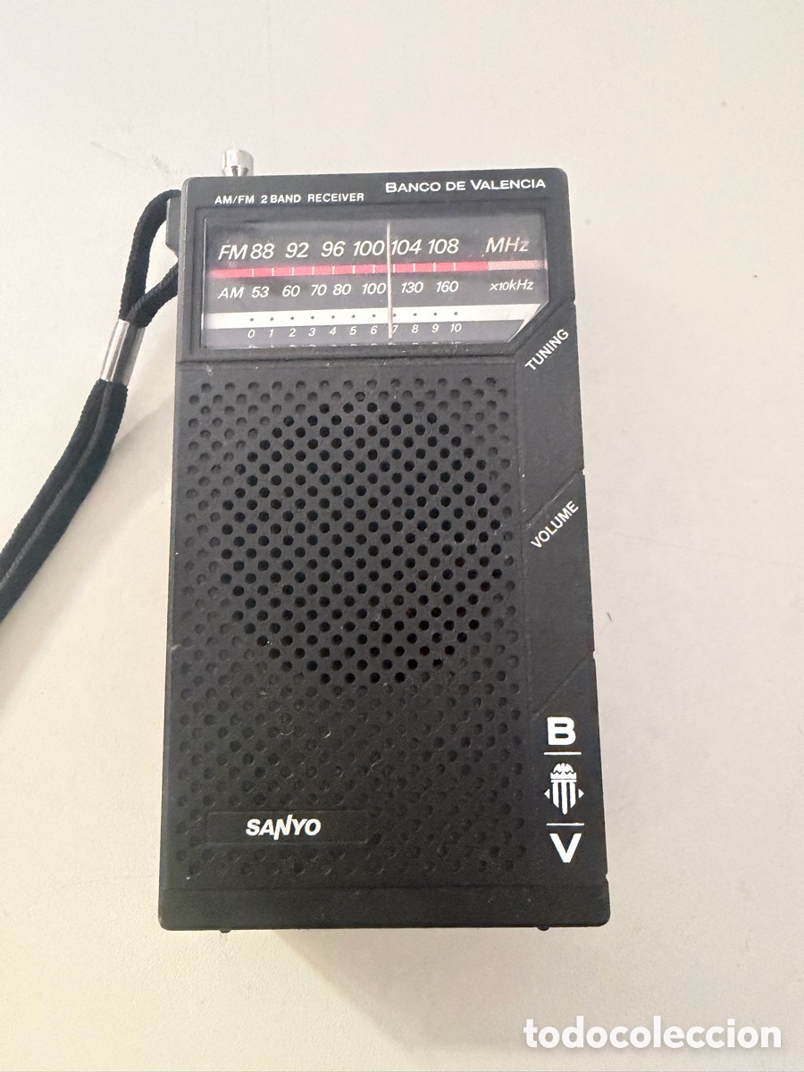 Old radios: Radio sanyo vintage banco de Valencia