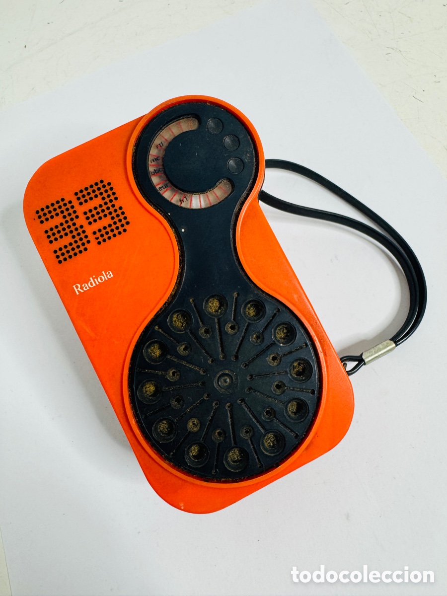 Radios antiguas: Radiola 33 Vintage Radio Space Age Design 1970s No Funciona