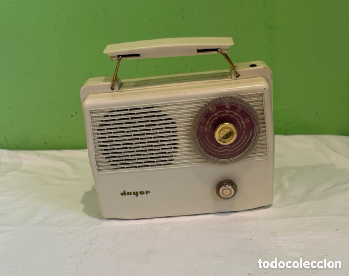 Radios antiguas: Radio antigua port&aacute;til Doger vintage a&ntilde;os 60