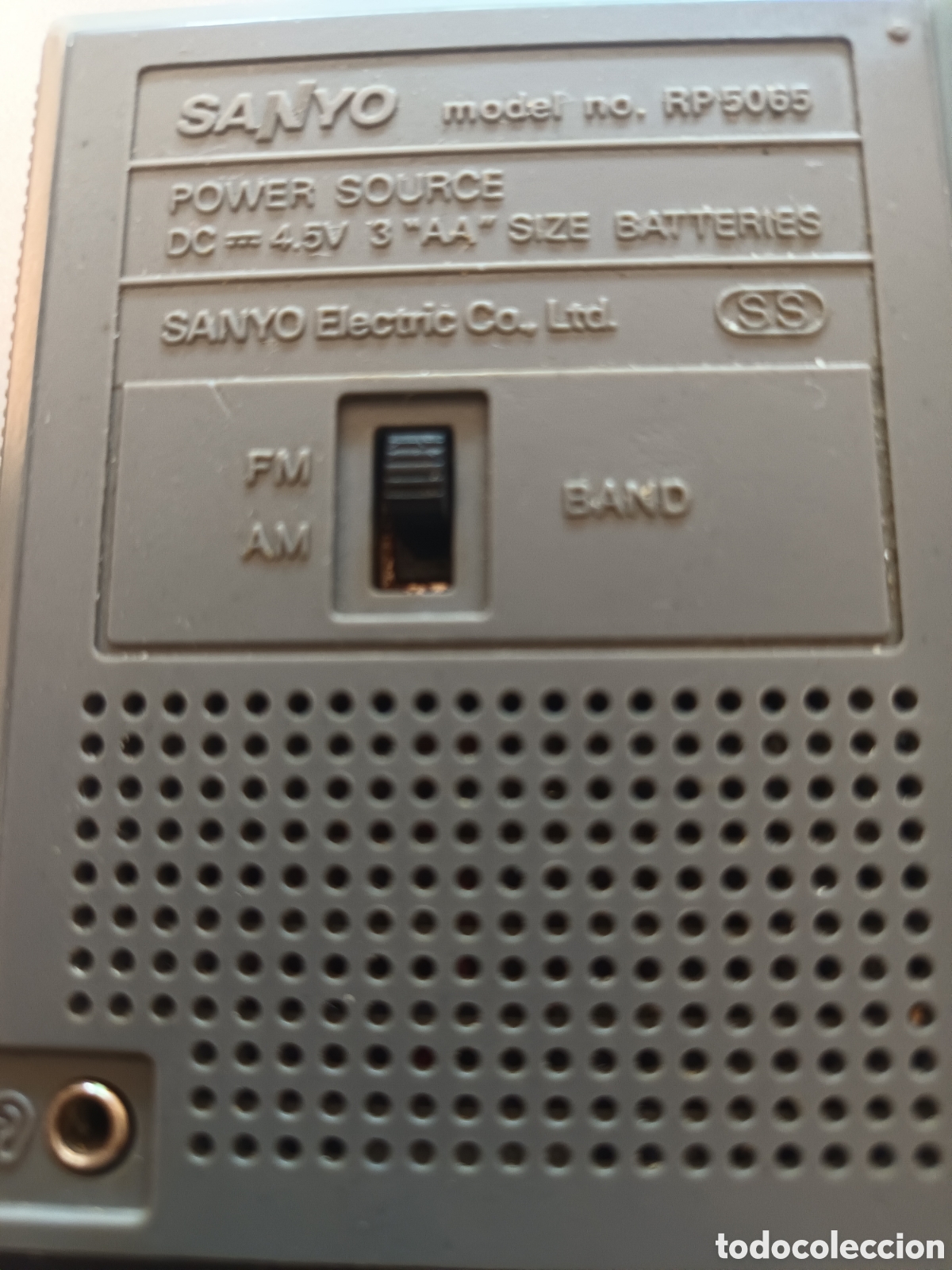 Radios antiguas: ANTIGUO TRANSISTOR MARCA SANYO FUNCIONA PERFECTAMENTE - Foto 4