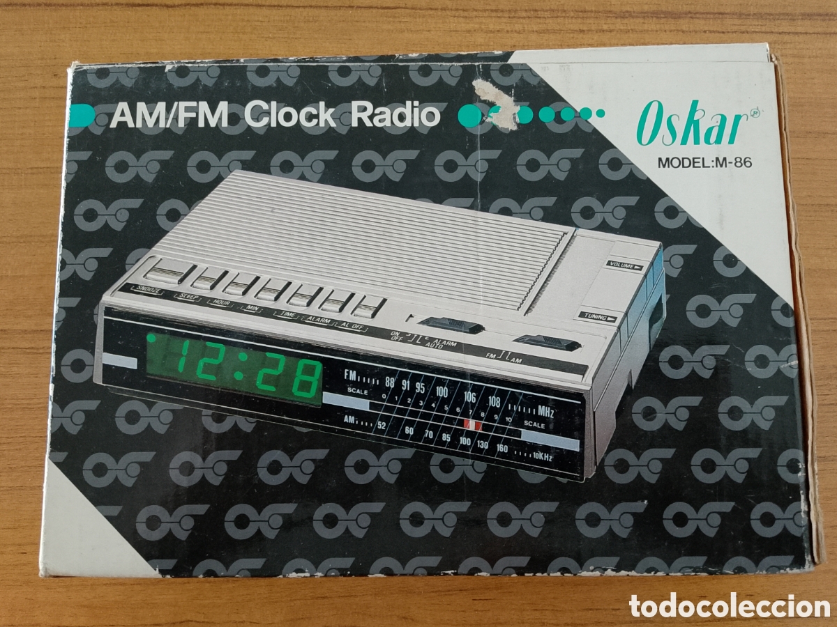 Radios antiguas: RADIO DESPERTADOR DE MESITA OSKAR MODEL M-86 EN CAJA Y CON INSTRUCCIONES