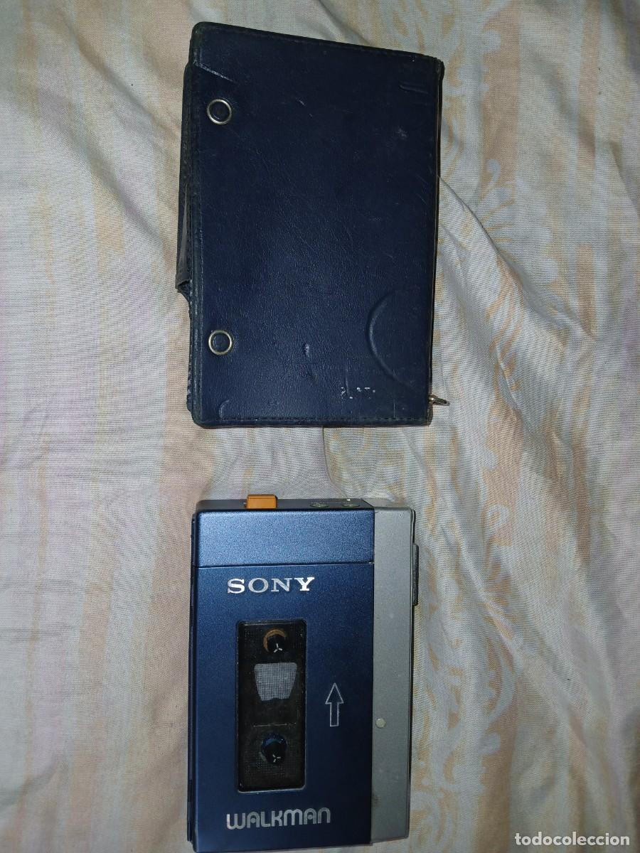 Radios antiguas: Antiguo radio cassette walkman Sony TPS-L2 MADE IN JAPON.primer modelo a&ntilde;o 1979.ver fotos.funda ori