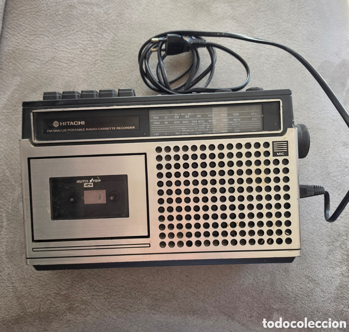 Radios antiguas: Radio Cassette Port&aacute;til Vintage Hitachi TRK-5301L - FM/MW/LW - A&ntilde;os 80 -
