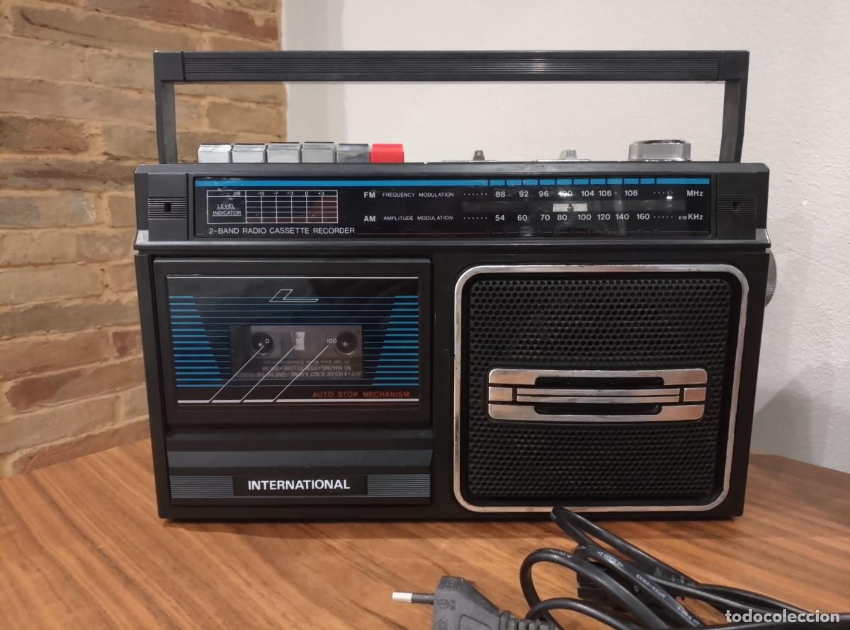 Radios antiguas: Radio cassette International - Foto 1