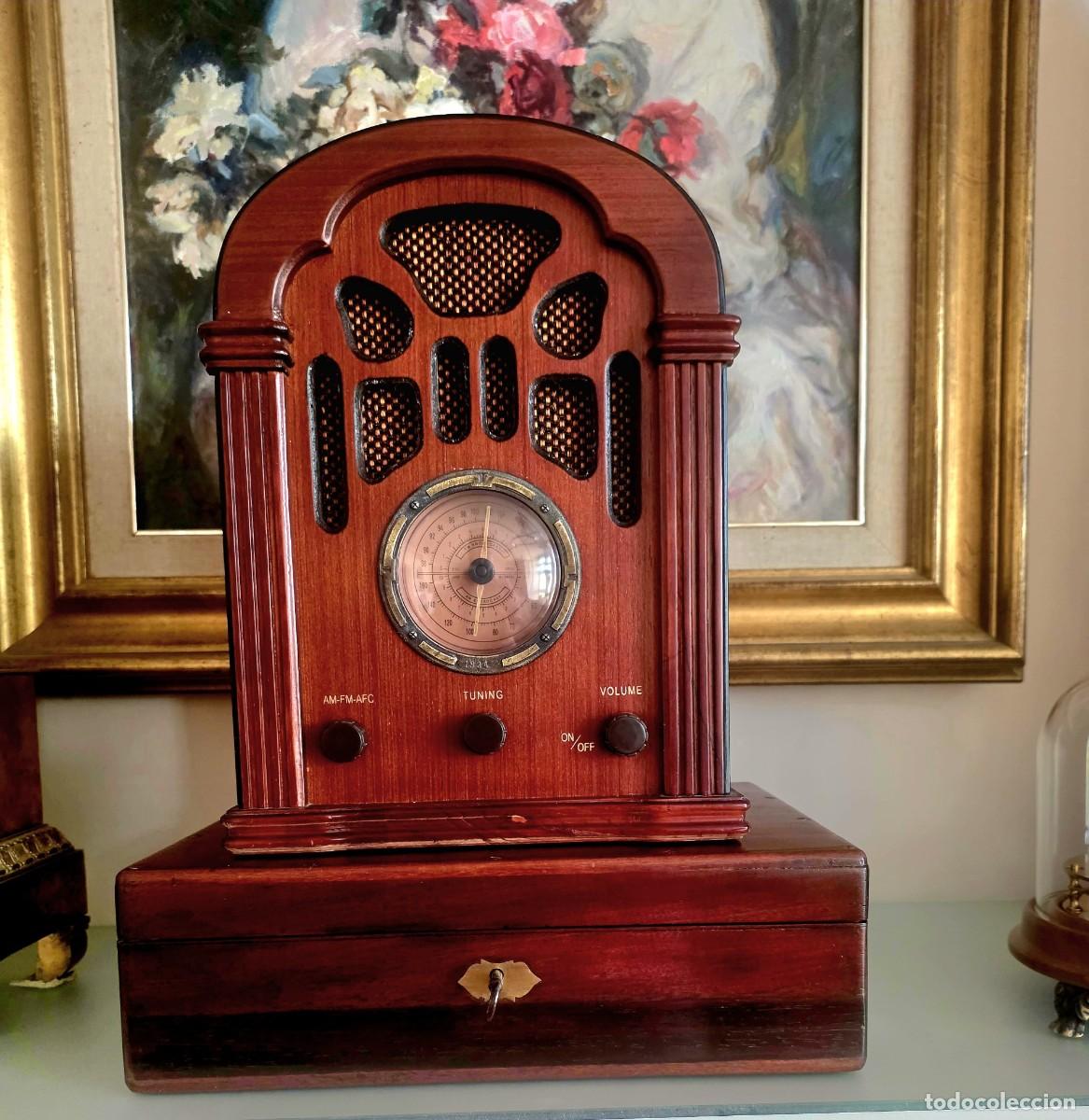 Radios antiguas: REPRODUCCI&Oacute;N RADIO ART-DEC&Oacute; 1934 EN MADERA CON CASSETTE.PERFECTO FUNCIONAMIENTO Y ESTADO.
