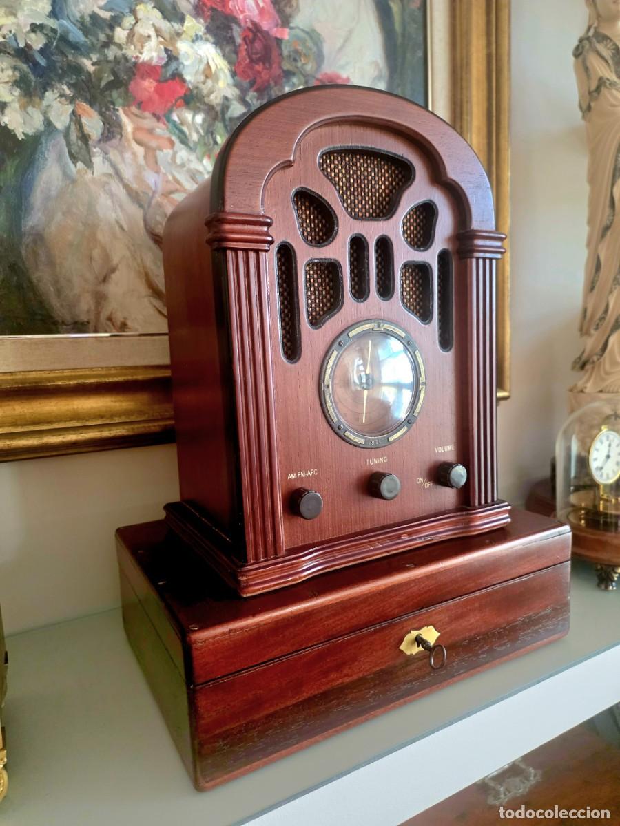 Radios antiguas: REPRODUCCI&Oacute;N RADIO ART-DEC&Oacute; 1934 EN MADERA CON CASSETTE.PERFECTO FUNCIONAMIENTO Y ESTADO.
