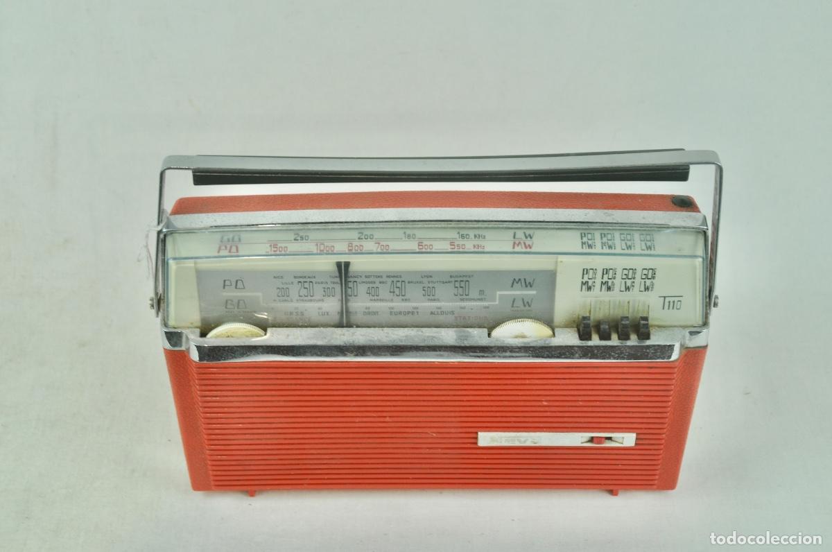 Radios antiguas: Radio Nevada plastico rojo - Foto 4