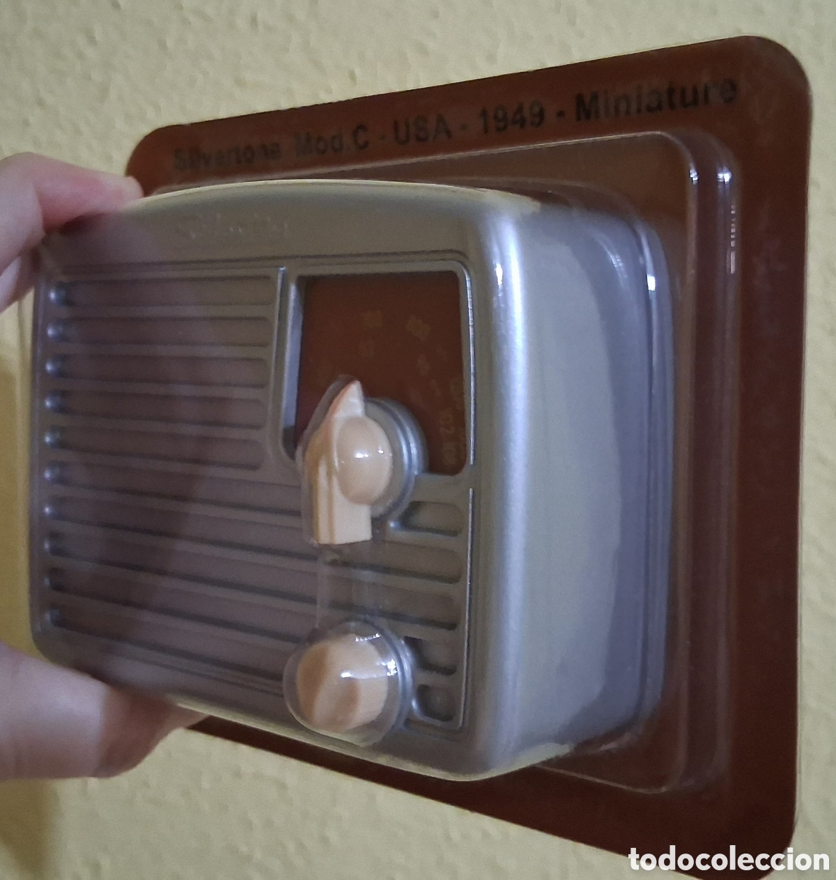 Alte Radios: Miniatura SILVERTONE Mod.C-USA 1949