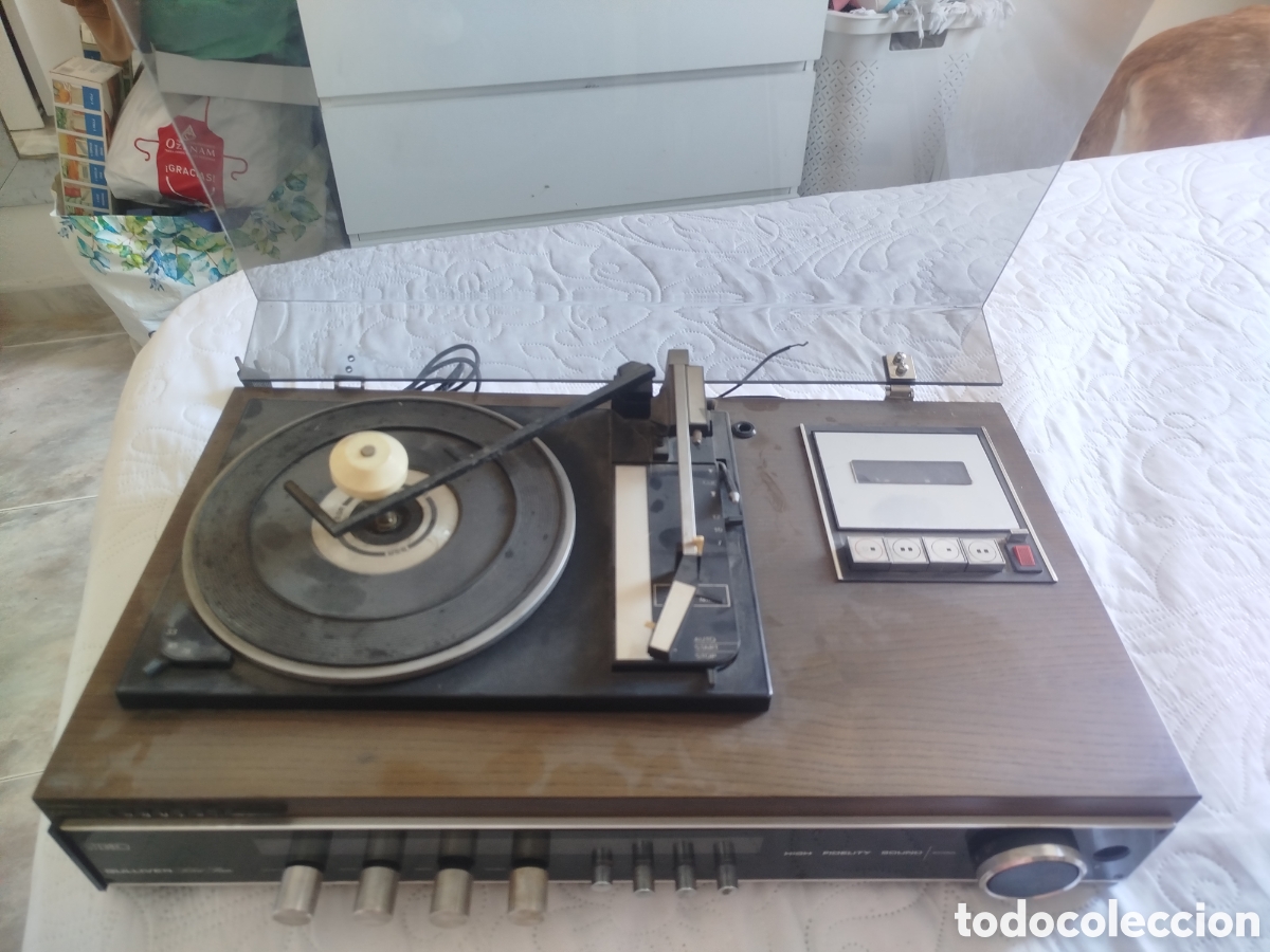 Radios antiguas: Reproductor de vinilos y de casete