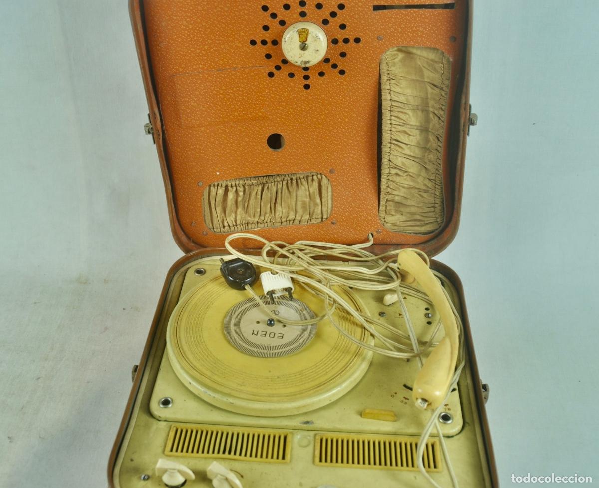 Radios antiguas: Tocadiscos de la marca Ed&eacute;n con funda marr&oacute;n - Foto 5