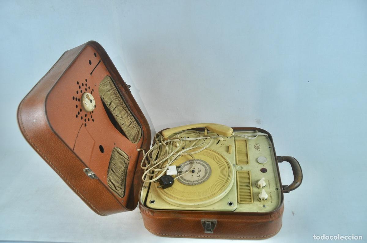 Radios antiguas: Tocadiscos de la marca Ed&eacute;n con funda marr&oacute;n - Foto 8