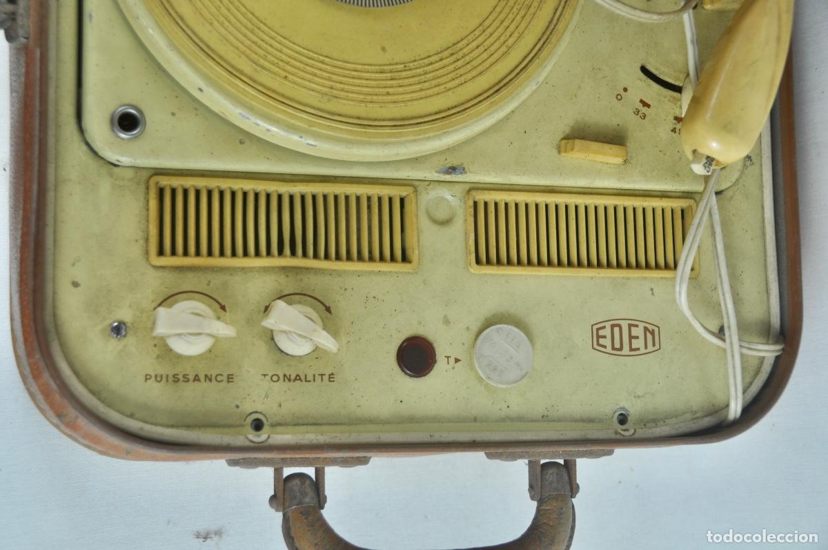 Radios antiguas: Tocadiscos de la marca Ed&eacute;n con funda marr&oacute;n - Foto 10