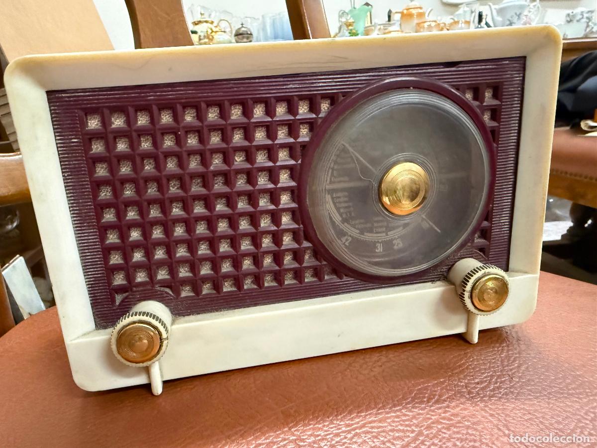 Radios antiguas: Antigua y curiosa radio de valvulas tama&ntilde;o peque&ntilde;o. 23x14,5x10,5cms