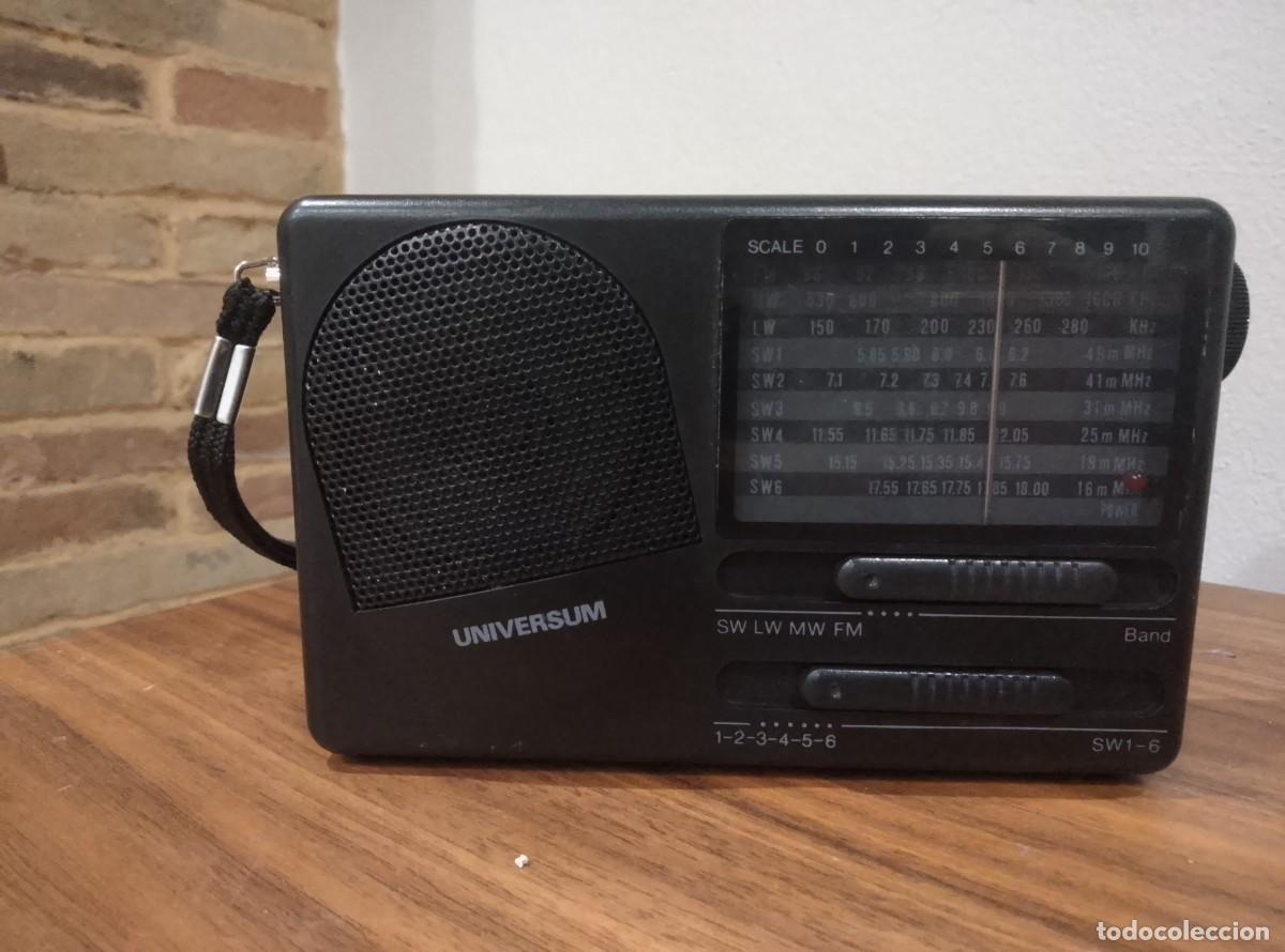 Radios antiguas: Radio transistor Universum TR 1037 - Foto 1