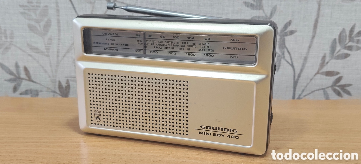 Radios antiguas: TODO UN CLASICO RADIO TRANSISTOR RECEPTOR GRUNDIG MINI BOY 400 2 BANDAS AM/FM ( FUNCIONANDO)