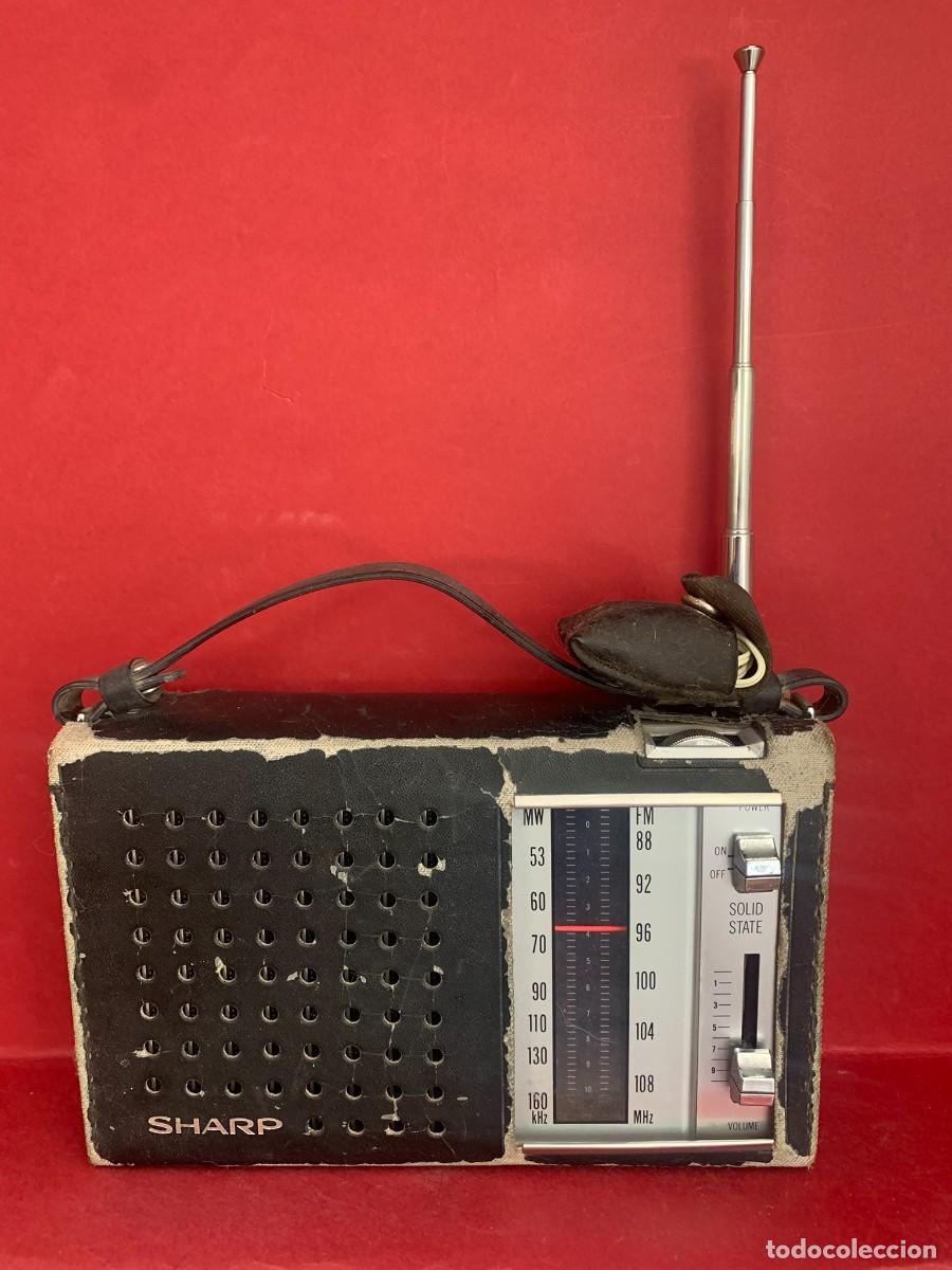 Radios antiguas: SHARP FX-183 RADIO VINTAGE A PILAS FUNCIONA BIEN