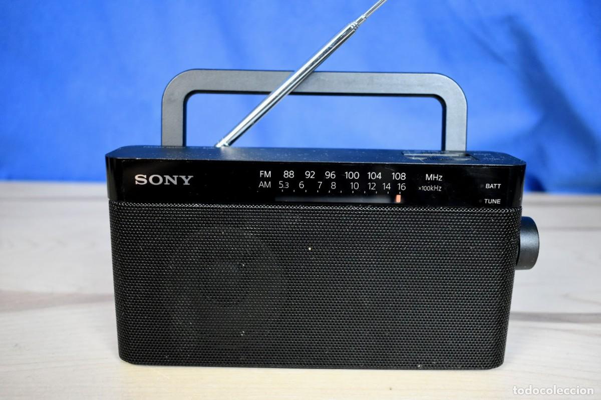 Old radios: Radio transistor port&aacute;til Sony ICF306